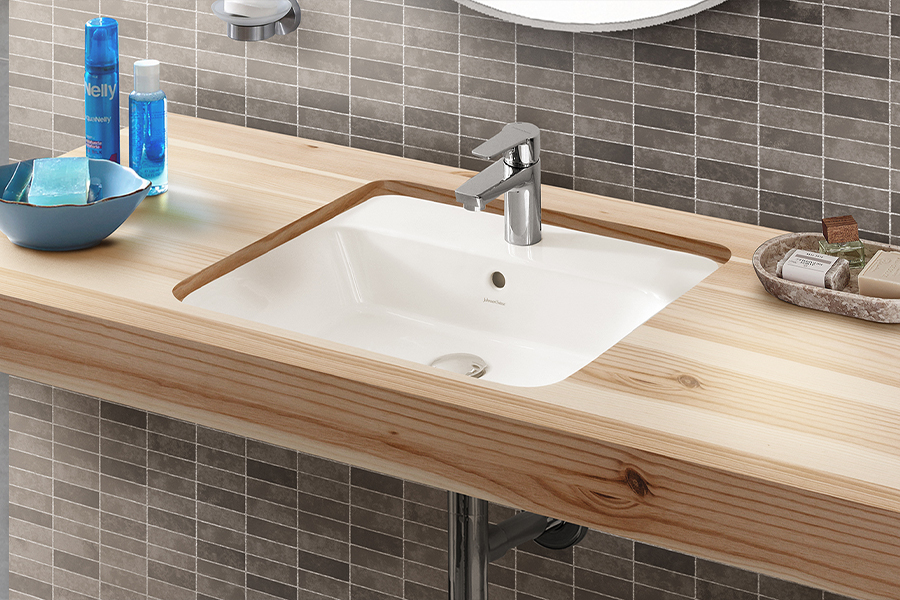 How Do Single Lever Faucets Compare to Double Handle Faucets?